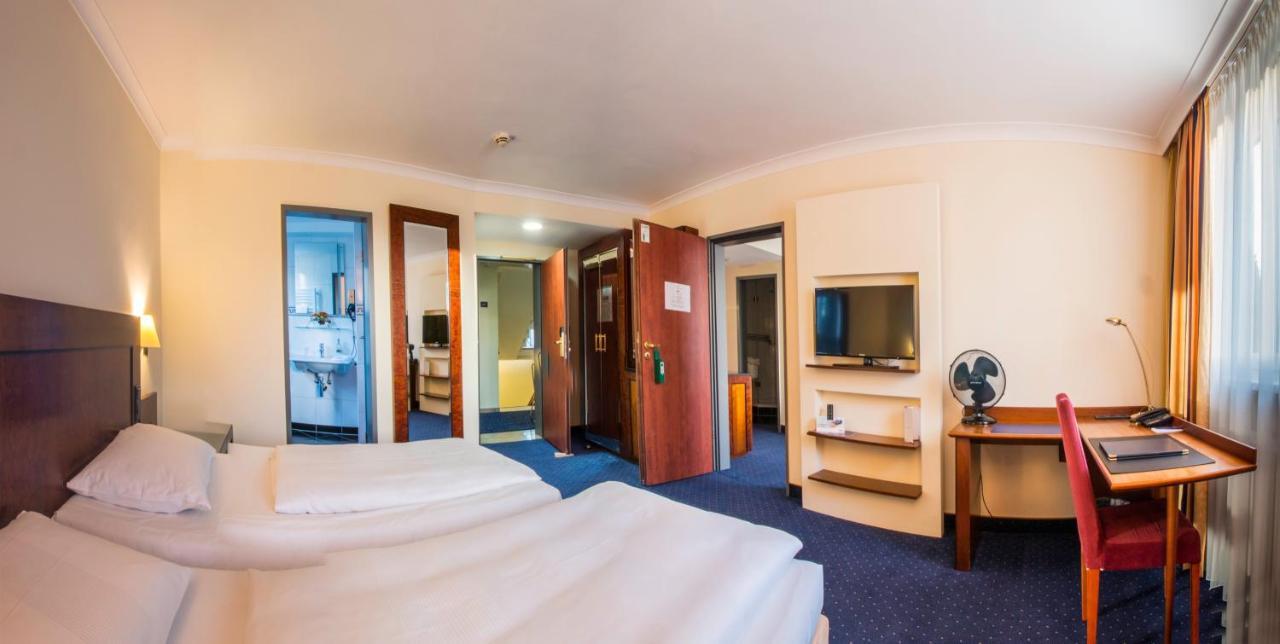 Hotel Gloecklhofer Burghausen Esterno foto