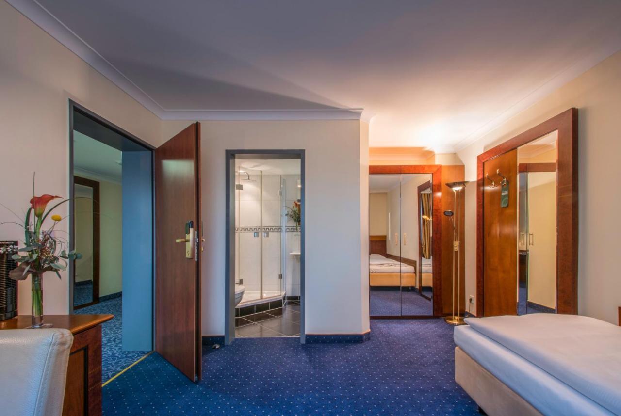Hotel Gloecklhofer Burghausen Esterno foto